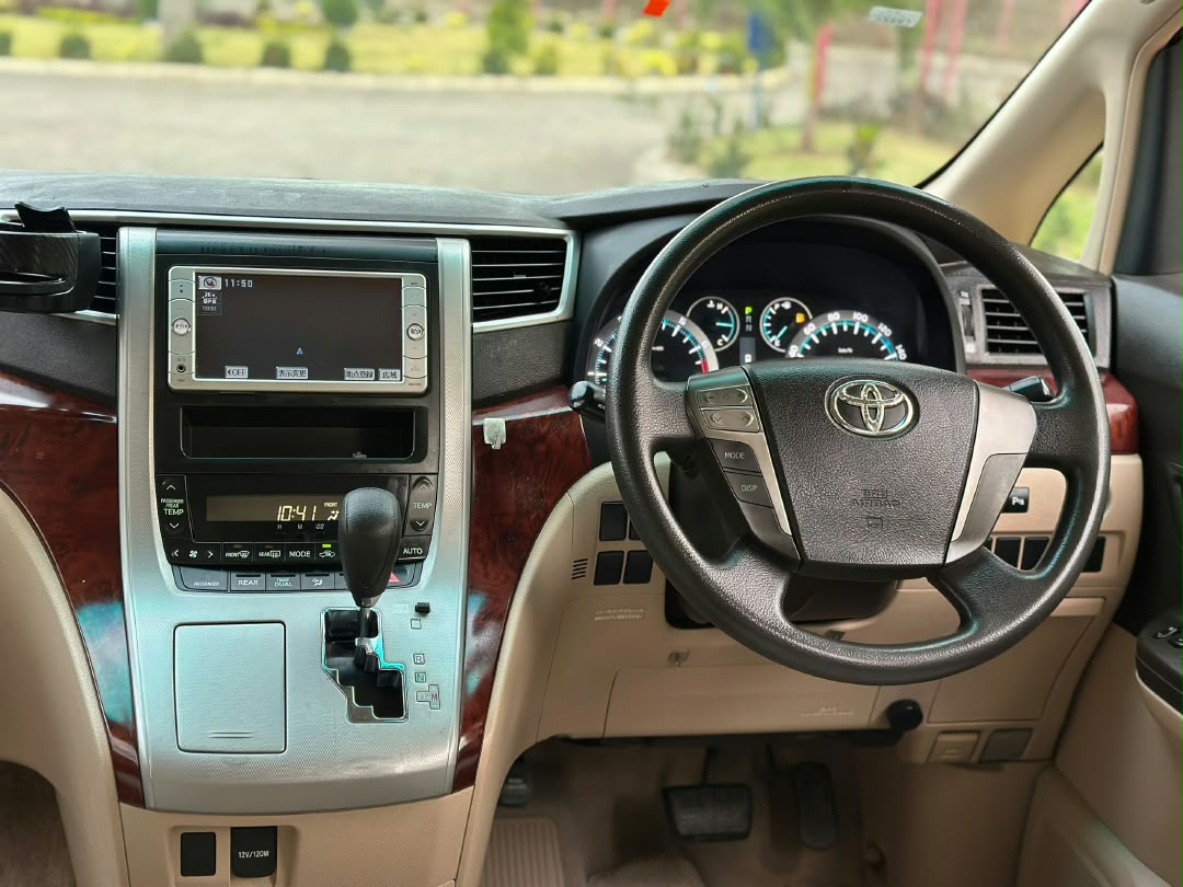 TOYOTA VELLFIRE thumbnail 5